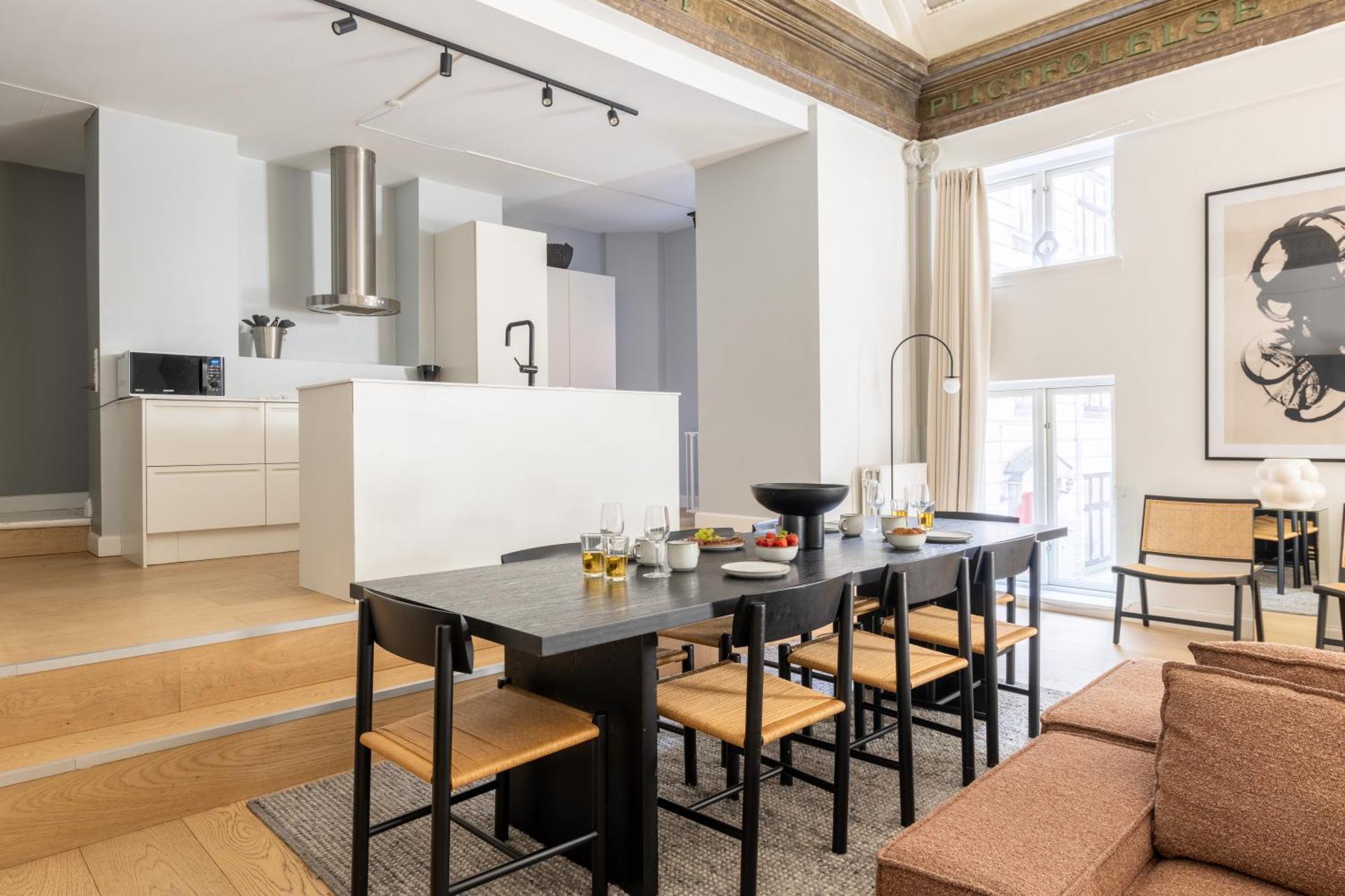 Unique 3 Bedroom In Vibrant Frederiksberg * Copenhagen