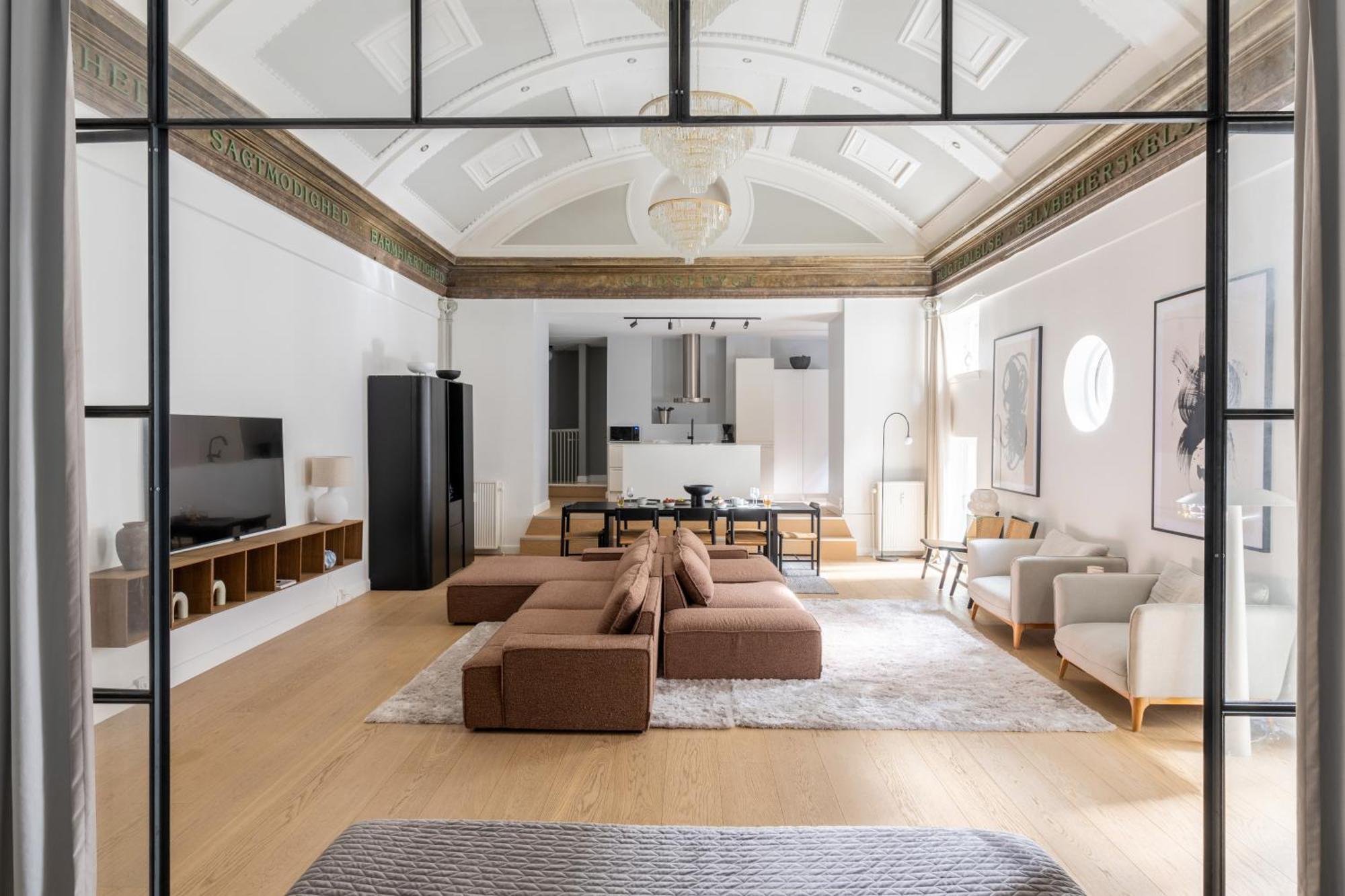 Unique 3 Bedroom In Vibrant Frederiksberg * Copenhagen